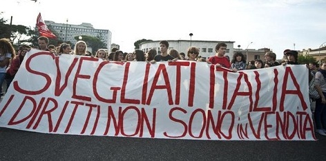 Estudantes italianos realizam greve e protestos contra a degradação escolar Estudantes italianos realizam greve e protestos contra a degradação escolar