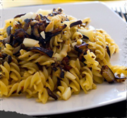 Fusilli con melanzane e capperi