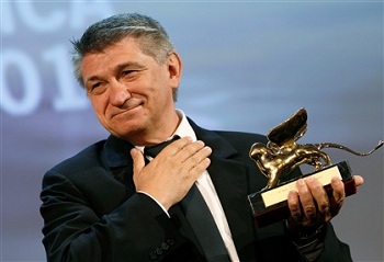 Aleksander Sokurov leva o Le�o de Ouro em Veneza pelo filme Faust