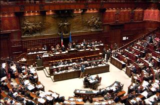 Deputados aprovam decreto contra a crise 