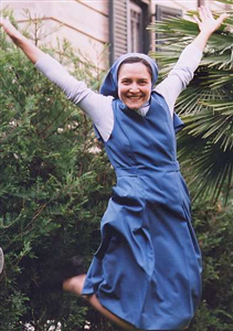 Dan�arina de boate Anna Nobili, vira freira e ensina 'dan�a sacra' na It�lia