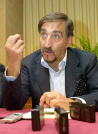 Ministro da Defesa Italiana, Ignazio La Russa recebeu a not�cia dos atentados, contra militares italianos, no Afeganist�o