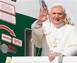 Papa Bento 16 faz a sua primeira viagem � �frica como pont�fice