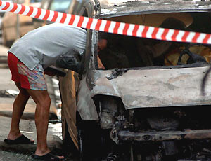 Explos�o de vag�es incendiou tudo o que tinha por perto