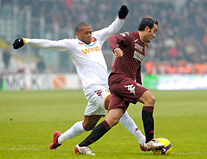 Júlio Batista da Roma e Barone do Torino, principal duelo do jogo