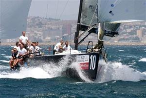 A embarcação Damiani Challenge em ação durante a etapa de hoje da Louis Vuitton Pacific Series