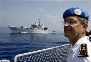 O almirante italiano Ruggiero di Biase passou o comando da Finul para os alemães