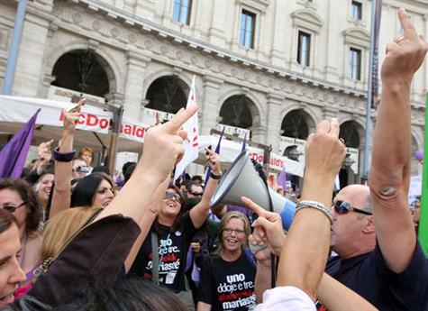 Protesto contra Berlusconi