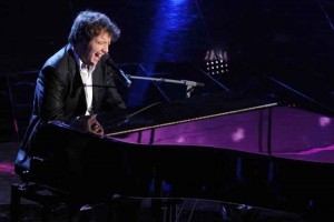 Raphael Gualazzi vence o Festival de Sanremo 2011 na categoria dos jovens