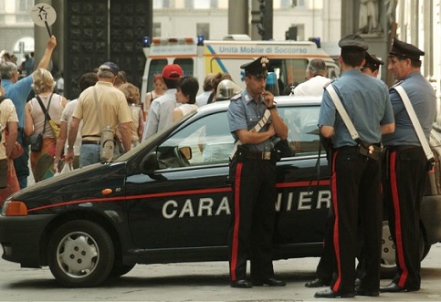  Manual para Polícia Militar da Itália associava gays à necrofilia e incesto