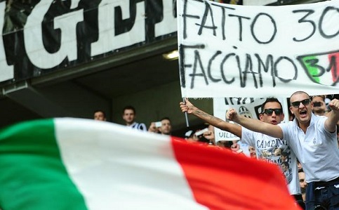 Torcedores comemoram a vitória da Juventus