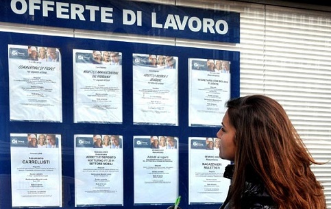 Governo italiano aprova decreto para estimular empregos