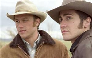 Heath Ledger e Jake Gyllenhaal em cena do filme ''O segredo de Brokeback Mountain''