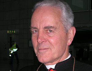 Bispo Richard Williamson; teve a revogada a excomunhão pelo Papa Bento XVI
