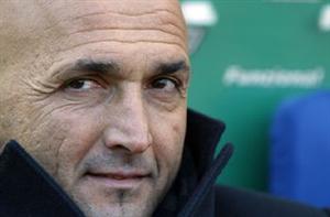 Spalletti, treinador da Roma que não terá vida fácil no jogo de hoje contra a Reggina por causa das 7 ausências que a equipe terá