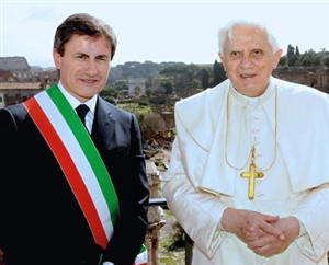 O papa Bento XVI reúne-se com o prefeito de Roma, Gianni Alemanno