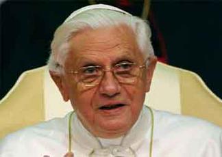Papa Bento XVI anuncia viagem à África e denuncia fome e guerras