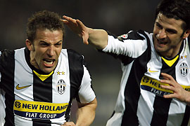 Del Piero comemora gol contra o Bologna, pela 28a rodada da Série A do