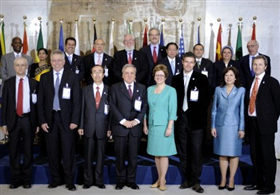 Ministros do G8 em foto oficial