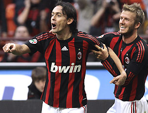 Inzaghi comemora um de seus três gols contra a Atalanta pela 27a rodada da Série A do Calcio