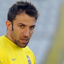 Del Piero mais uma vez será o elo de ligação entre o meio de campo e o centroavante Iaquinta, na batalha de hoje no Estádio Olímpico de Roma