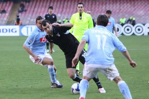 O artilheiro Pandev, da Lazio, apesar de não ter feito nenhum gol no jogo contra o Napoli, incomodou bastante a defesa adversária