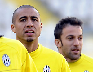 Trezeguet e Del Piero serão os responsáveis pelos gols que poderão dar a classificação, da Juventus, às quartas de final da Copa dos Campeões
