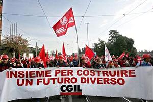 Milhares de trabalhadores protestam em Roma contra Berlusconi e a crise