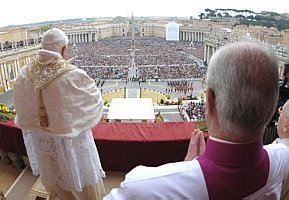Papa Bento XVI celebra Missa de Páscoa
