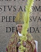 Papa Bento XVI celebra missa de Ramos na Praça São Pedro