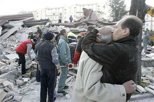 Terremoto atinge Região do Abruzzo e deixa dezenas de mortos e milhares de feridos