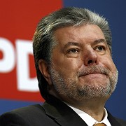 O governador da Renânia Palatinado é contra o acordo Fiat-Opel