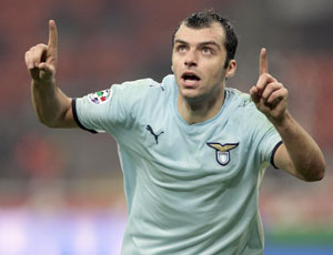 O artilheiro da Lazio, Goran Pandev, anunciou que quer mudar de ares e ir para a Juventus, que já o procurou