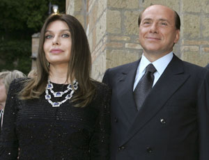 Casal Berlusconi anuncia fim de casamento de mais de 30 anos