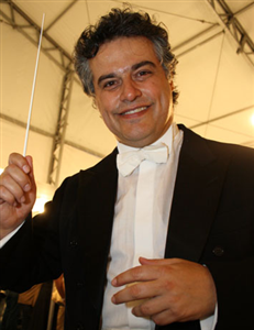 Maestro Silvio Barbato, progamador cultural da embaixada do Brasil na Itália