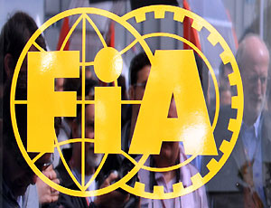 A FIA cedeu às pressões da FOTA e, entre várias outras imposições da segunda, não permitirá a reeleição de Max Mosley ao final desta temporada
