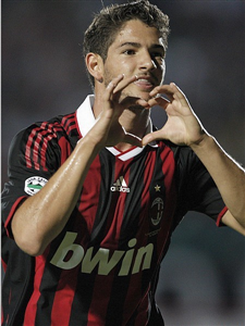 Alexandre Pato marcou 2 gols pelo Milan