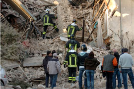 Cenas do terremoto ocorrido em abril em Abruzzo