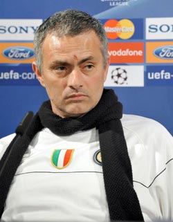 Mourinho quer a vitória de sua Inter para não deixar a Juve escapar