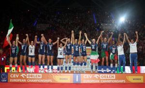 Nazionale Femminile de Voleibol subiu no degrau mais alto do pódio no Campeonato Europeu de Seleções