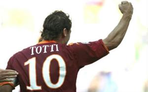 O histórico atacante da Roma, Totti, foi eleito o melhor jogador da rodada