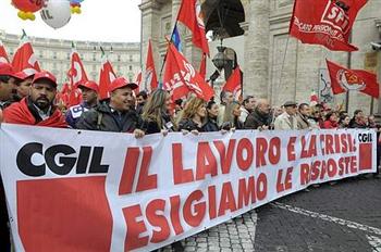 Protesto reúne 100 mil em Roma para exigir medidas anticrise