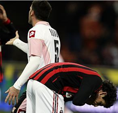 Pato lamenta chance desperdiçada pelo Milan, que perde para o Palermo por 2 a 0