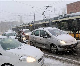 Caos no trânsito em Milão, ocasionado pelo mau tempo