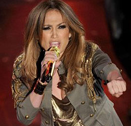 Jennifer Lopez exibe boa forma no evento como convidada especial