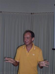O apresentador Franco Pirrami durante a apresentação de sua palestra