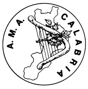 Logo da organizadora do concurso, A.M.A. Calabria