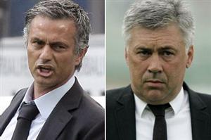 Os antigos desafetos, José Mourinho (esq.) e Carlo Ancelotti (dir.) terão mais uma batalha para superarem