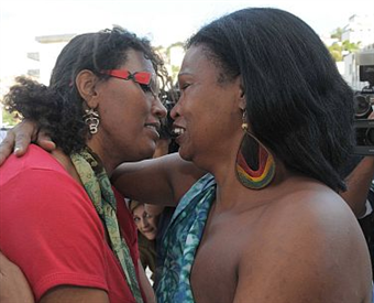 Mãe e filha se encontram após 28 anos (Foto: Osvaldo Afonso/Secom-MG)