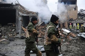Diplomata italiano e cineasta francês estão entre os 18 mortos de ataque em Cabul
